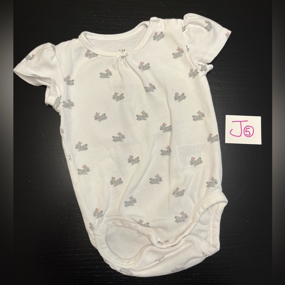⭐️2/$5.00⭐️ H&M 9-12m Bunny Theme Onesie